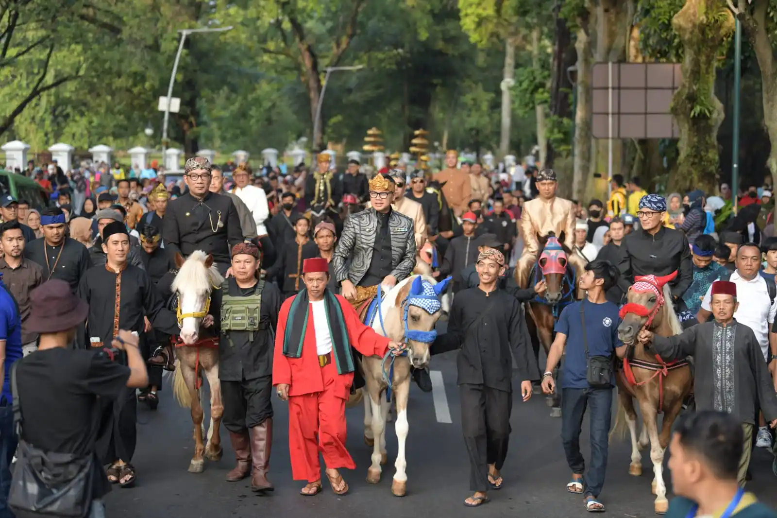 Helaran Pawai Budaya Hari Jadi ke-541 Kota Bogor, Pesan Gubernur Ridwan Kamil: Teruslah Berprestasi