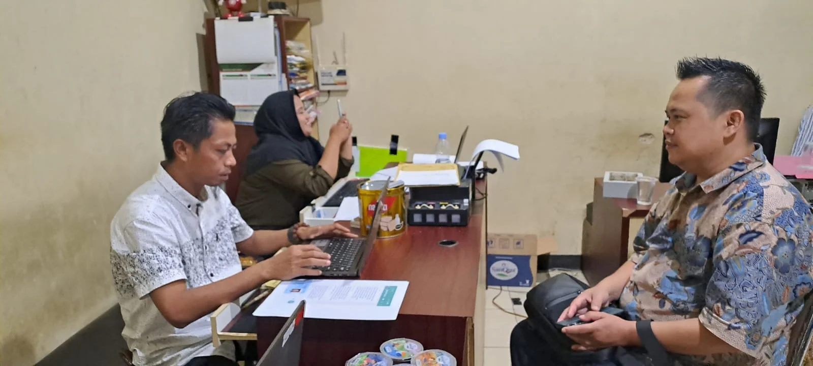 Mantan Ketua PWI Kuningan Lapor ke Polisi, Diduga Dicemarkan Nama Baik untuk Meminta Uang ke Kakorlantas Mabes Polri Oleh Arya Sabar Ramadhan