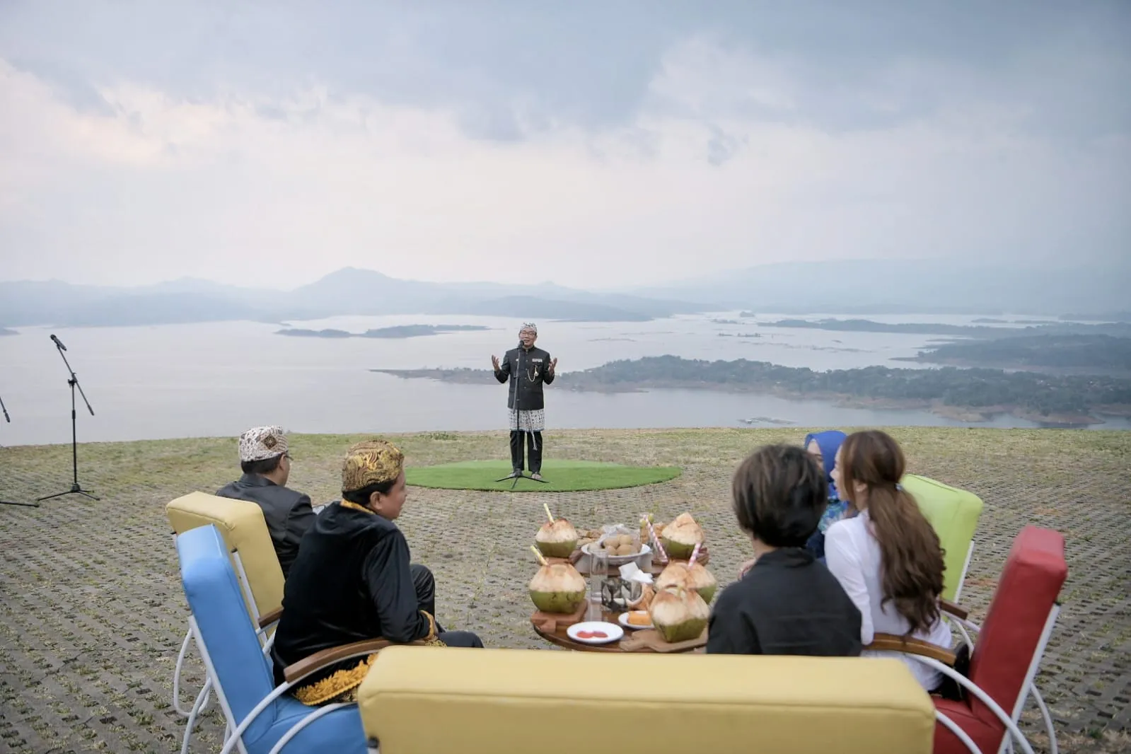 5 Tahun Jabar Juara, Gubernur Ridwan Kamil Resmikan Taman Seribu Cahaya