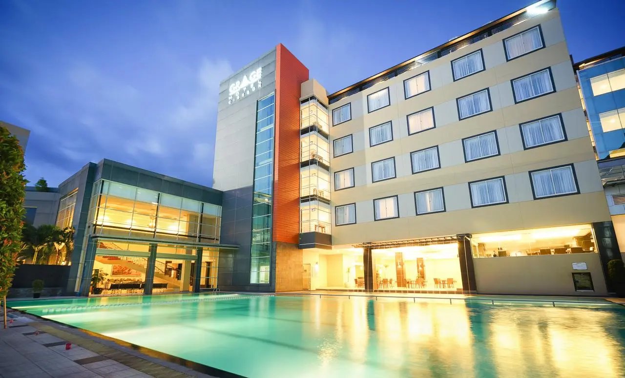 Sambut Tahun Baru 2024, Grage Grand Business Hotel Cirebon Hadirkan Vicky Nitinegoro dan Mocca Band