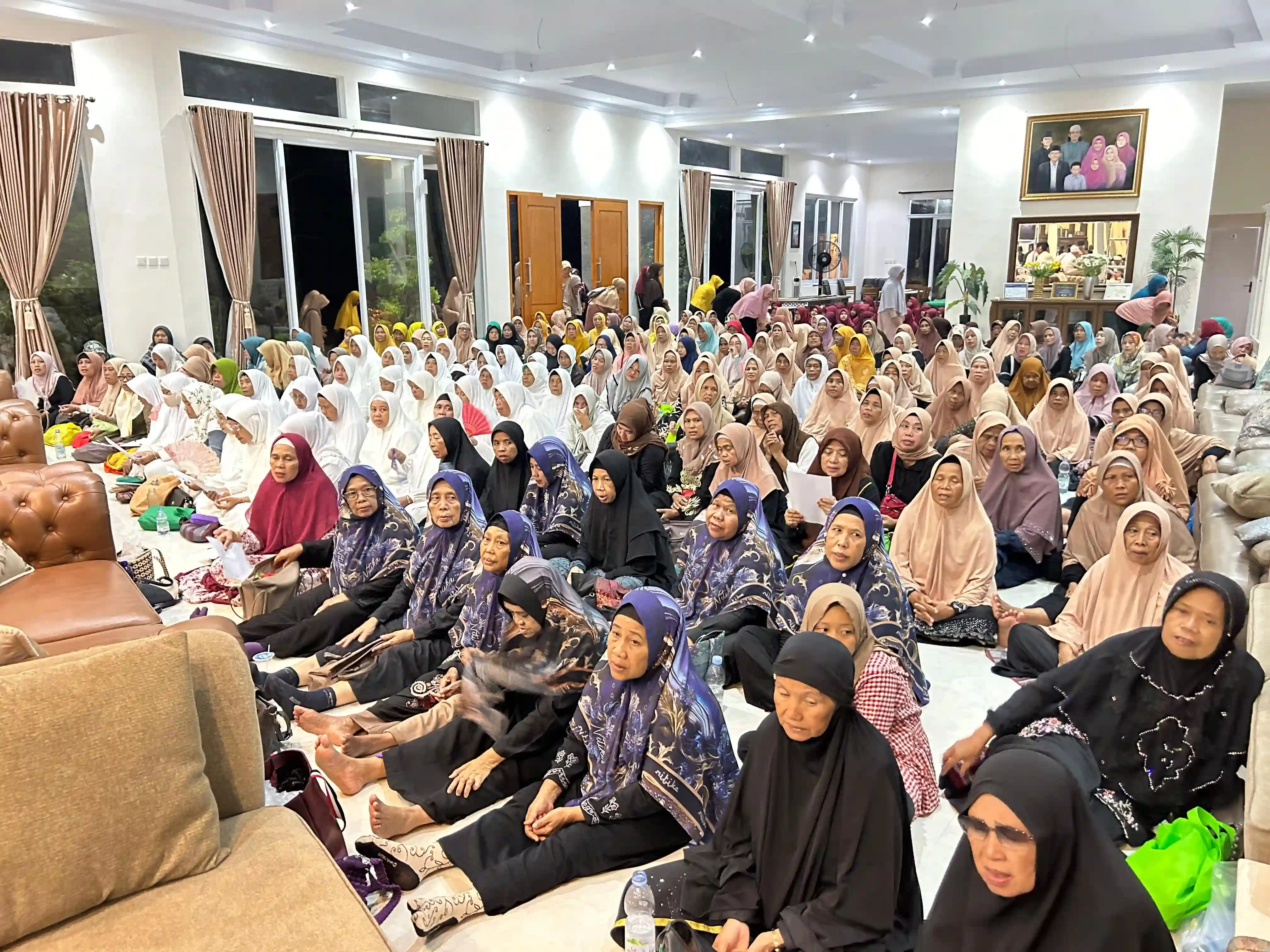 Kiai Maman Kembali ke Senayan, Ribuan Jamaah Akar Djati Gelar Syukuran