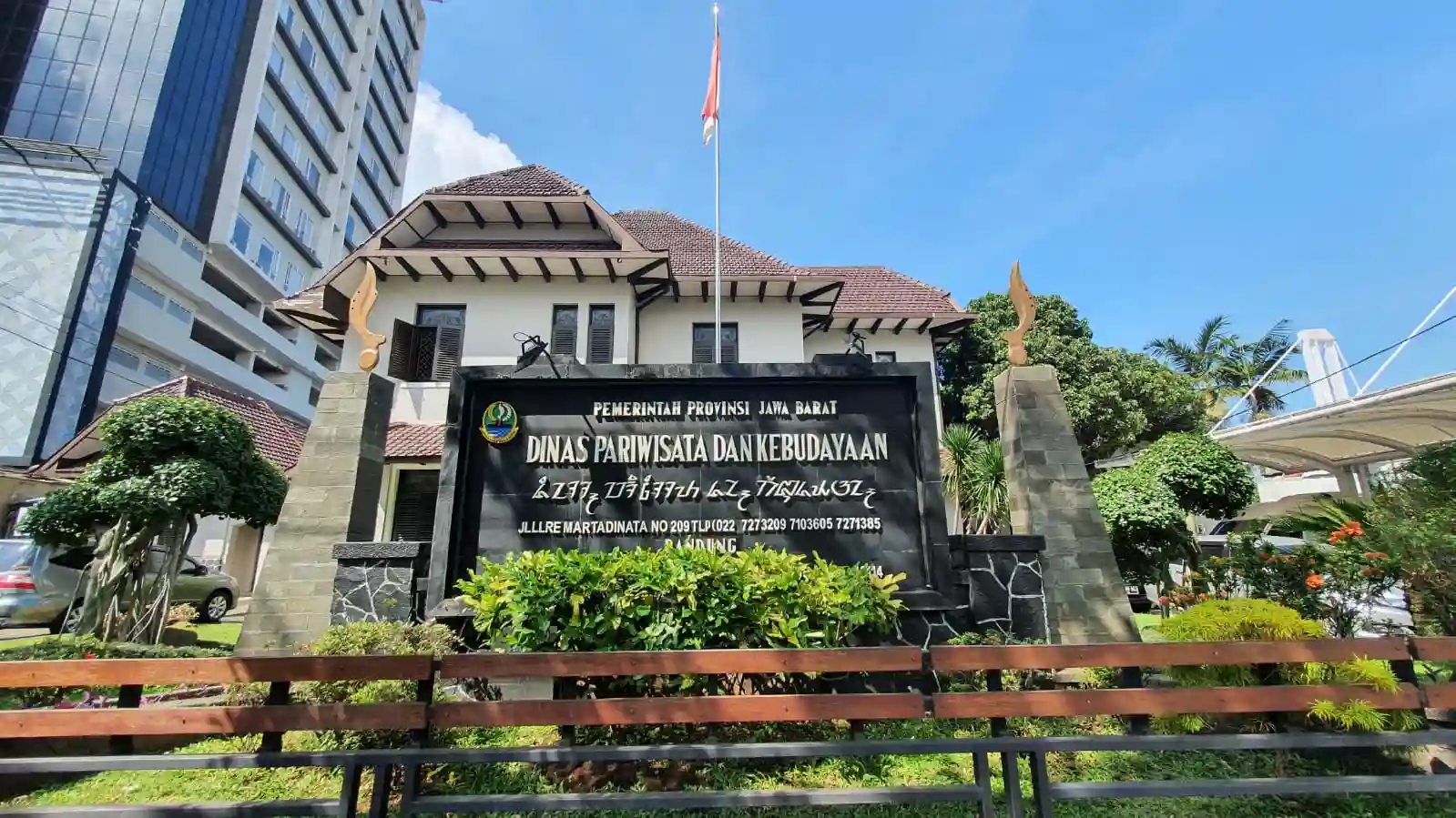 Kembangkan Kapasitas SDM Pariwisata, Pemdaprov Jabar Dorong Ekonomi Kreatif Melalui Smiling West Java Academy