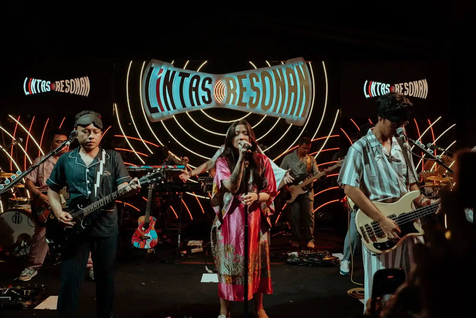 Tampil Memukau pada Lintas Resonan, Danilla x Perunggu Banyak Dipuji Penonton