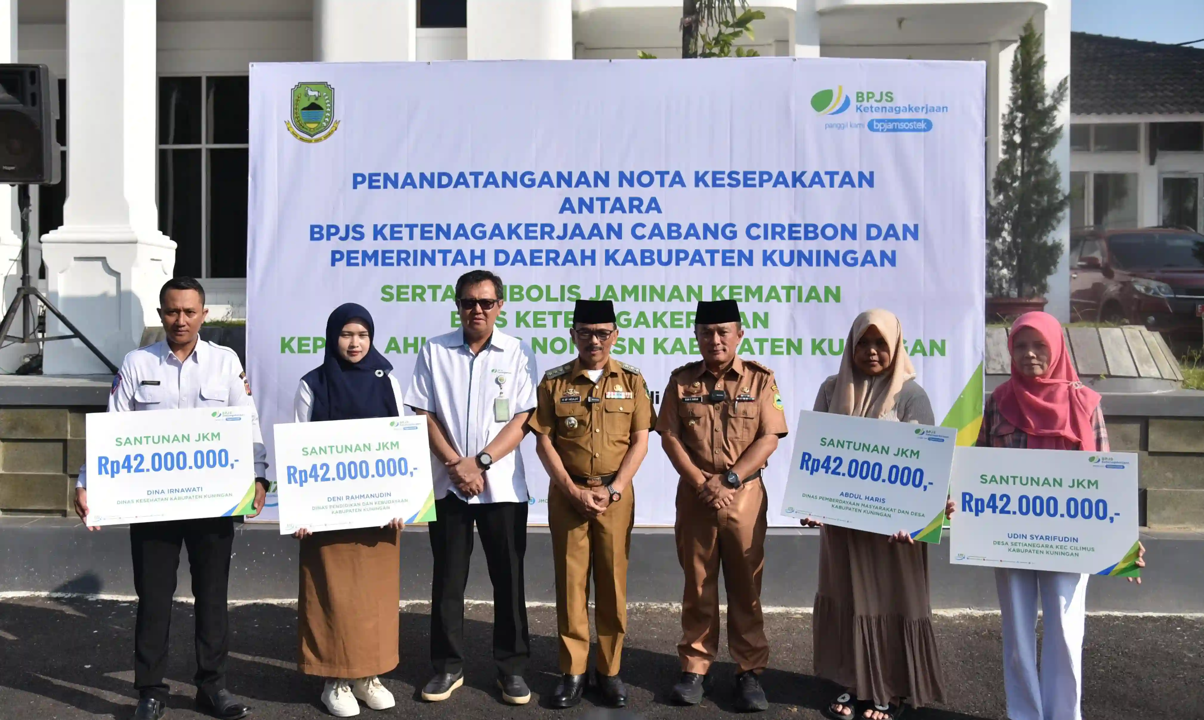 Pj Bupati Kuningan Teken Nota Kesepakatan Pelaksanaan Jaminan Sosial Tenaga Kerja