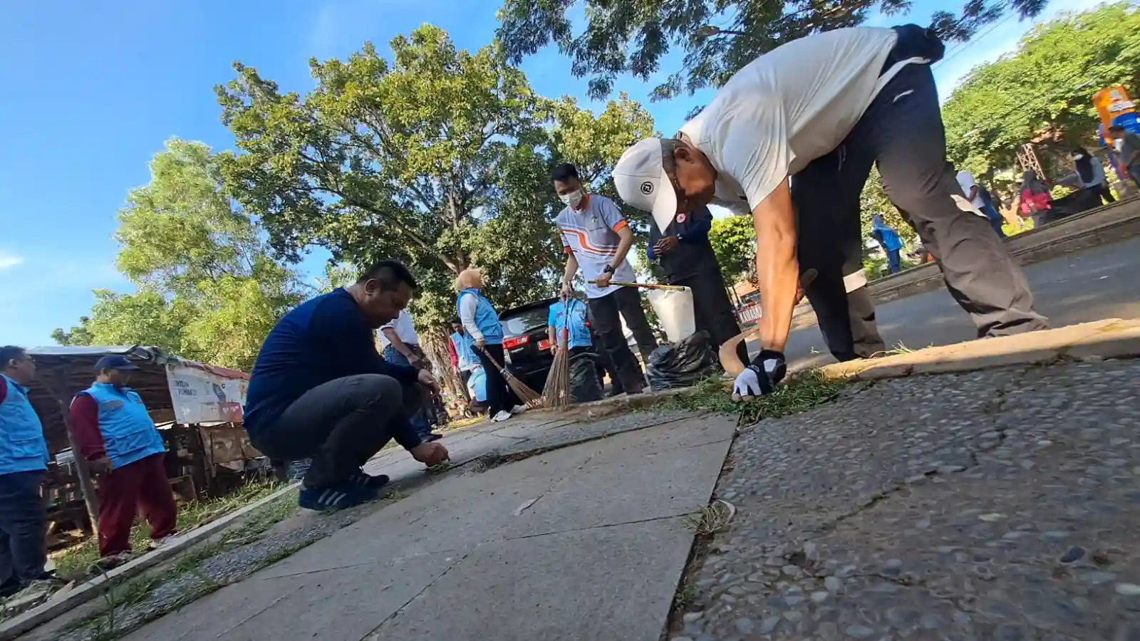 Jumat Bersih dan Kerja Bakti Massal, Pj Wali Kota Ajak Semua Pihak Konsisten Jaga Kebersihan