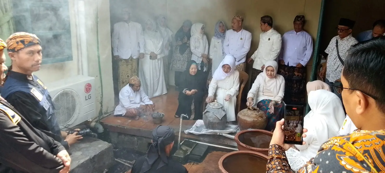 Warisan dari Putri Ong Tien, Bekaseman Jadi Hidangan Tradisi Panjang Jimat di Keraton Kasepuhan