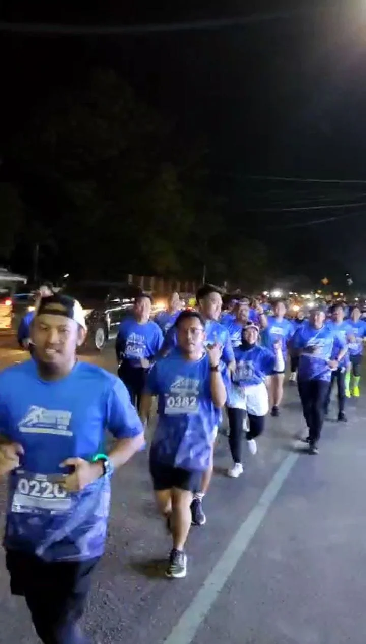 Berbagai Daerah, Ribuan Pelari Ikuti Event Cirebon Night Run Powered By KAI