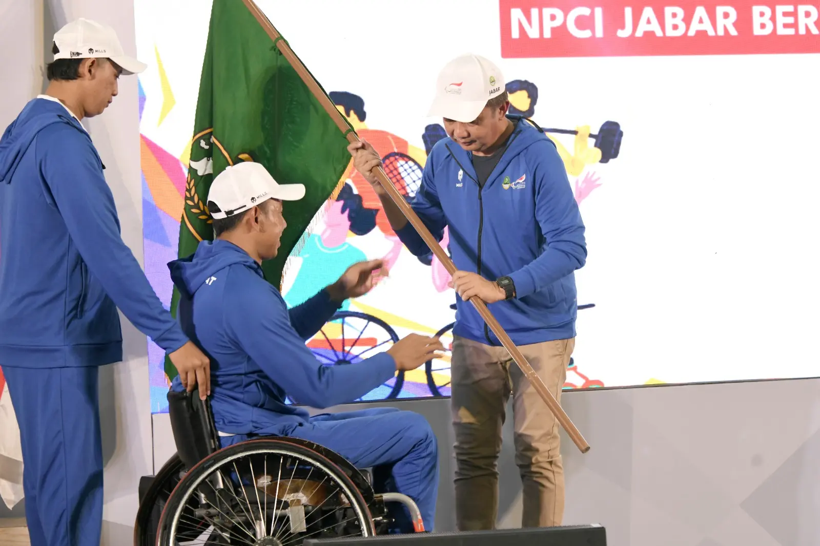 Berkekuatan 555 Orang, Bey Machmudin Lepas Kontingen Jabar Peparnas XVII/2024 Solo