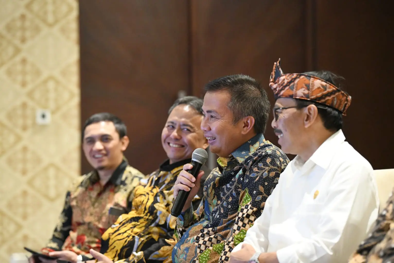 Berkomitmen Terhadap Capaian Positif Makro Pembangunan, Arahan Bey kepada Kepala Daerah di Jabar: Tekan Stunting dan Kemiskinan