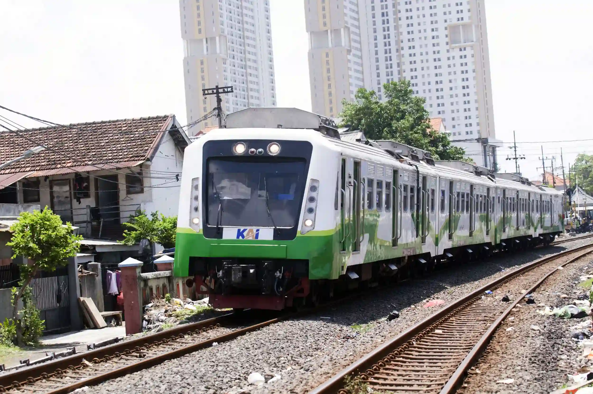 Jadwal dan Harga Tiket Kereta api Komuter Surabaya Pasuruan Jumat 31 Januari 2025