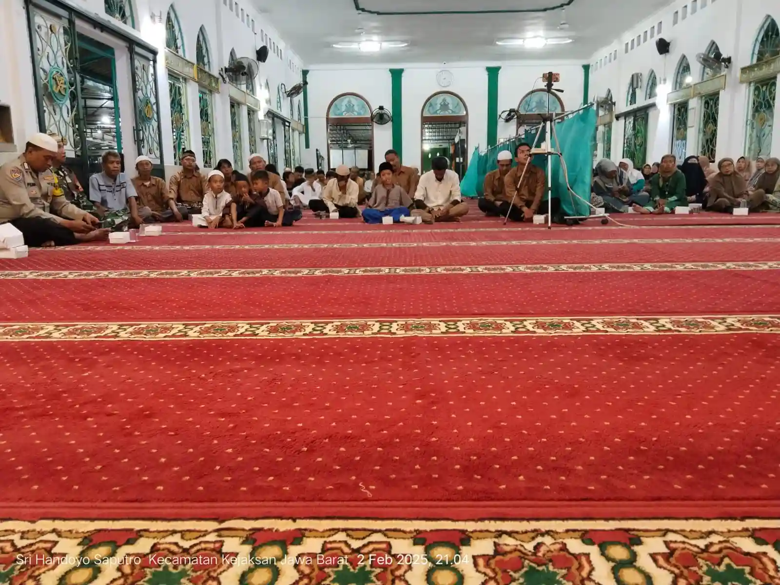 Peringati Isra Mi'raj Nabi Muhammad SAW, Masjid Al Fithroh Hadirkan Ketua MUI Kota Cirebon