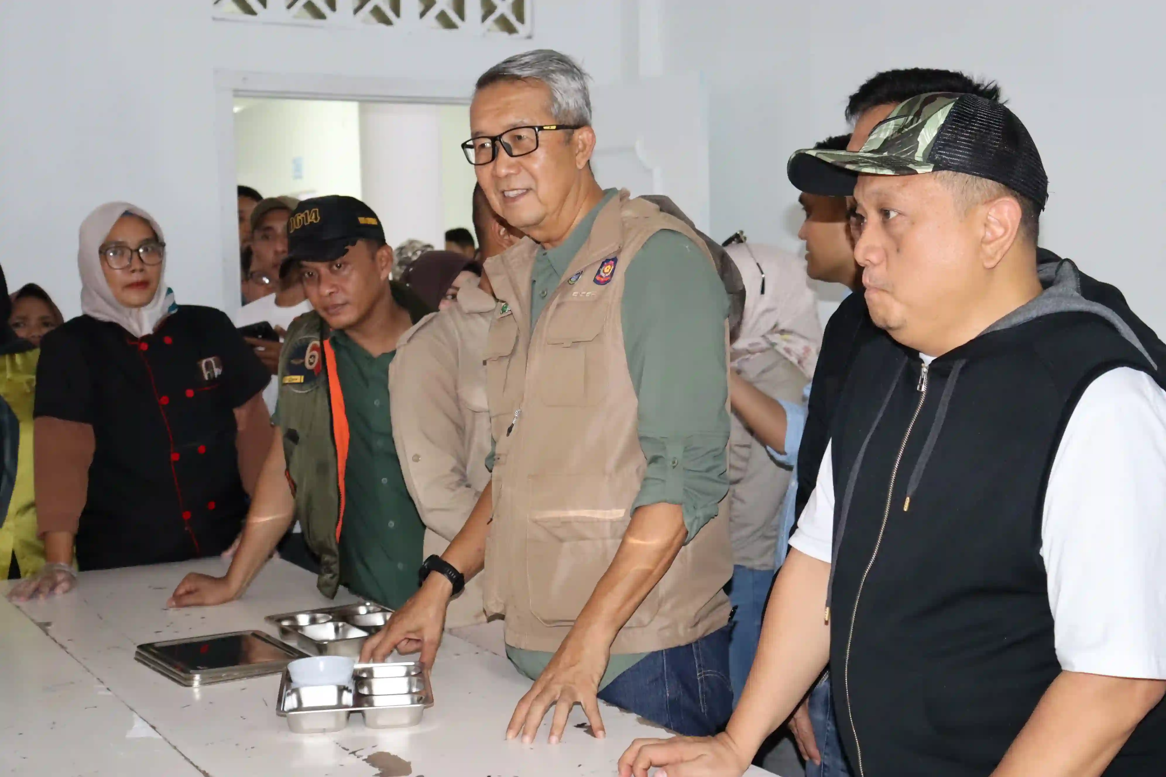 Pastikan Semua Aspek Tetap Terjaga, Pj Wali Kota Tinjau Kesiapan Dapur Program Makan Bergizi Gratis