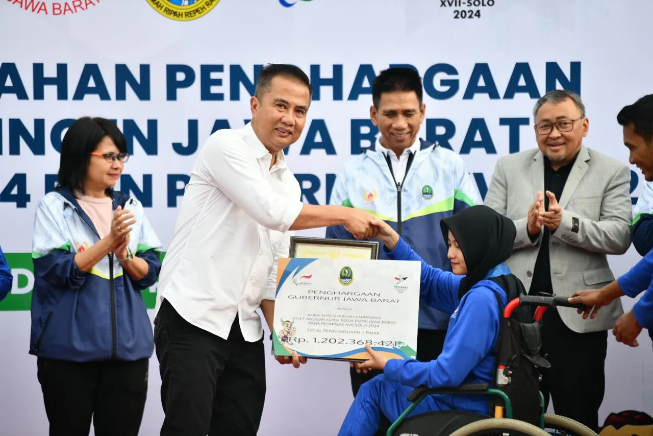 Jawa Barat Ukir Sejarah, Hat-Trick Juara Umum PON: Pj Gubernur Jabar Apresiasi Atlet dan Kontingen PON XXI serta PEPARNAS XVII 2024