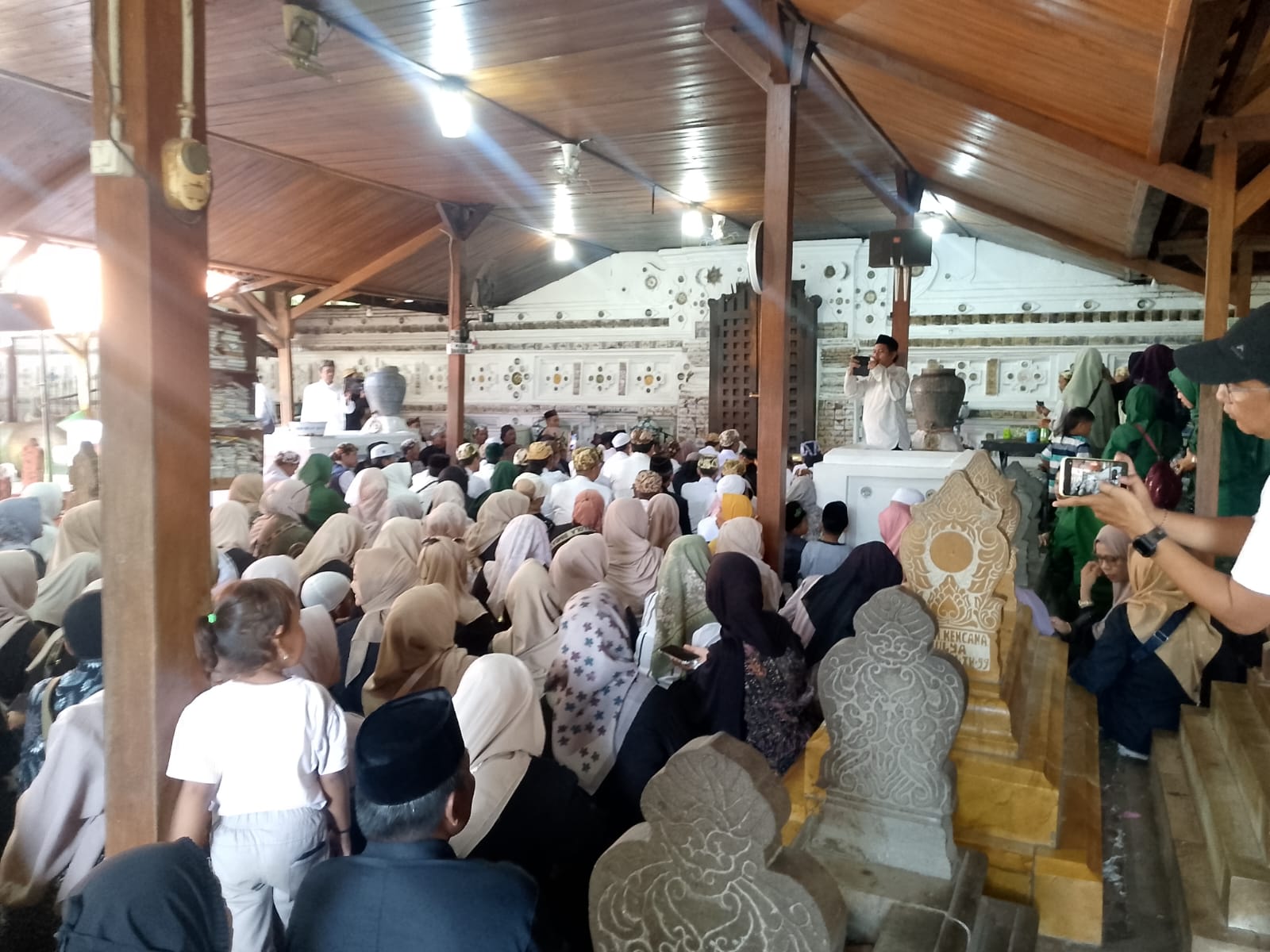 Dipimpin Patih PRA Goemelar, Keraton Kasepuhan Akhirnya Bisa Laksanakan Tradisi Grebeg Syawal