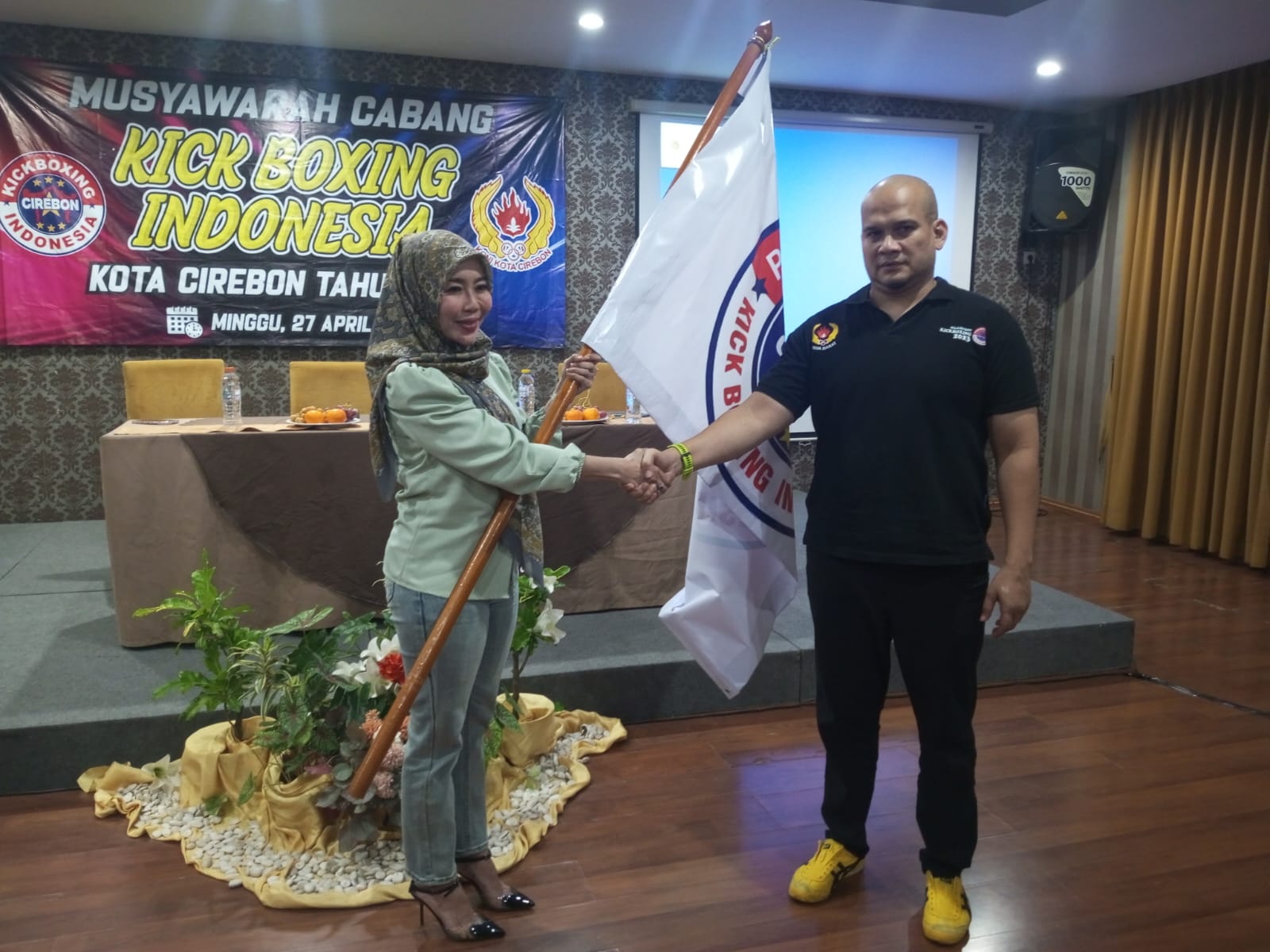 Rinna Suryanti Pimpin Kick Boxing Indonesia Kota Cirebon 2025 - 2029