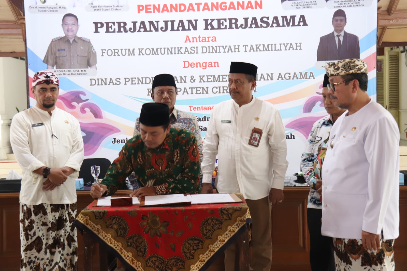Bupati Cirebon : Dukung Wajib Belajar Diniyah bagi Siswa SD, Perkuat Pendidikan Agama Sejak Dini