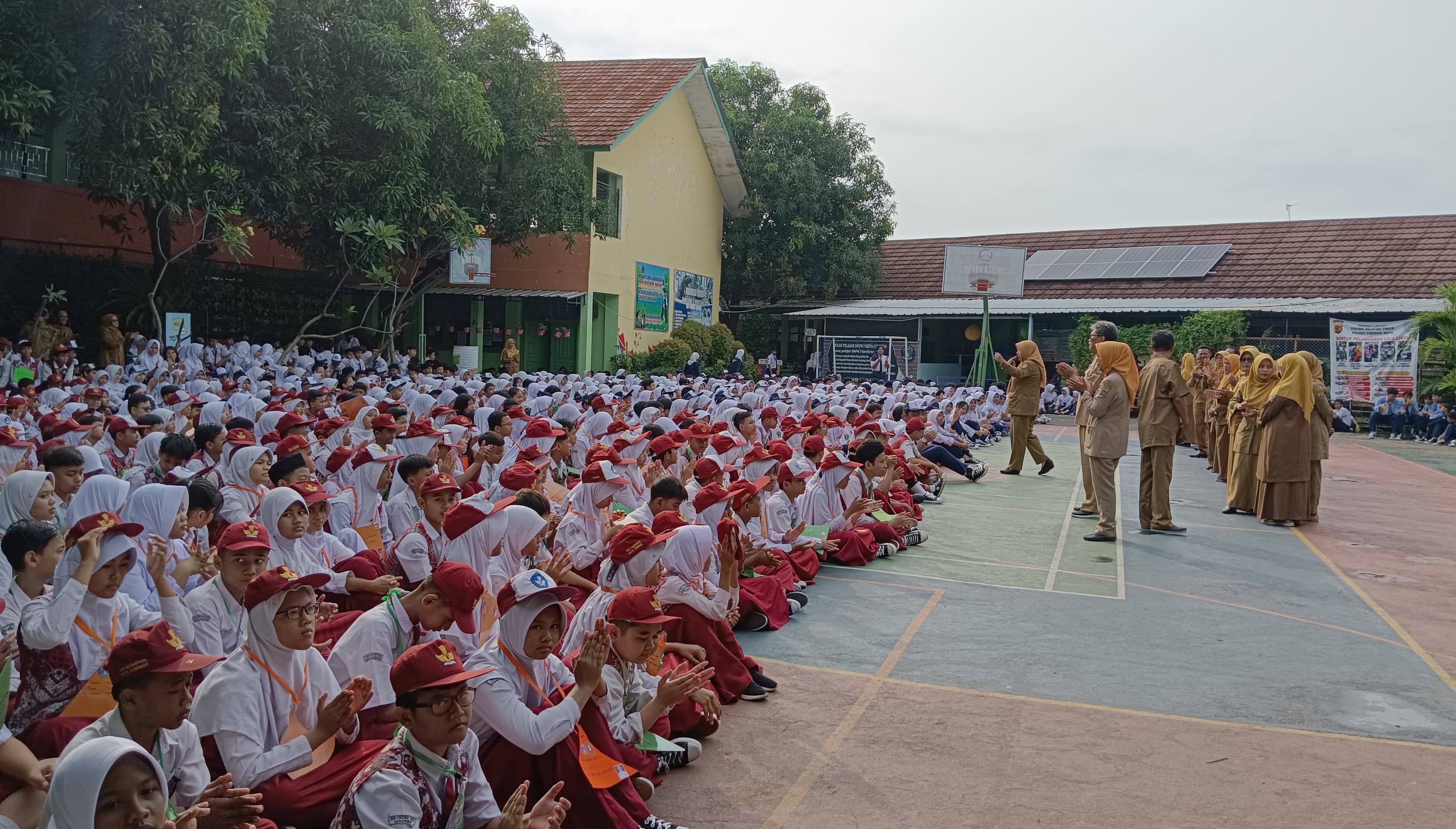 SMPN 7 Kota Cirebon Sambut Hangat Siswa Baru Peserta MPLS
