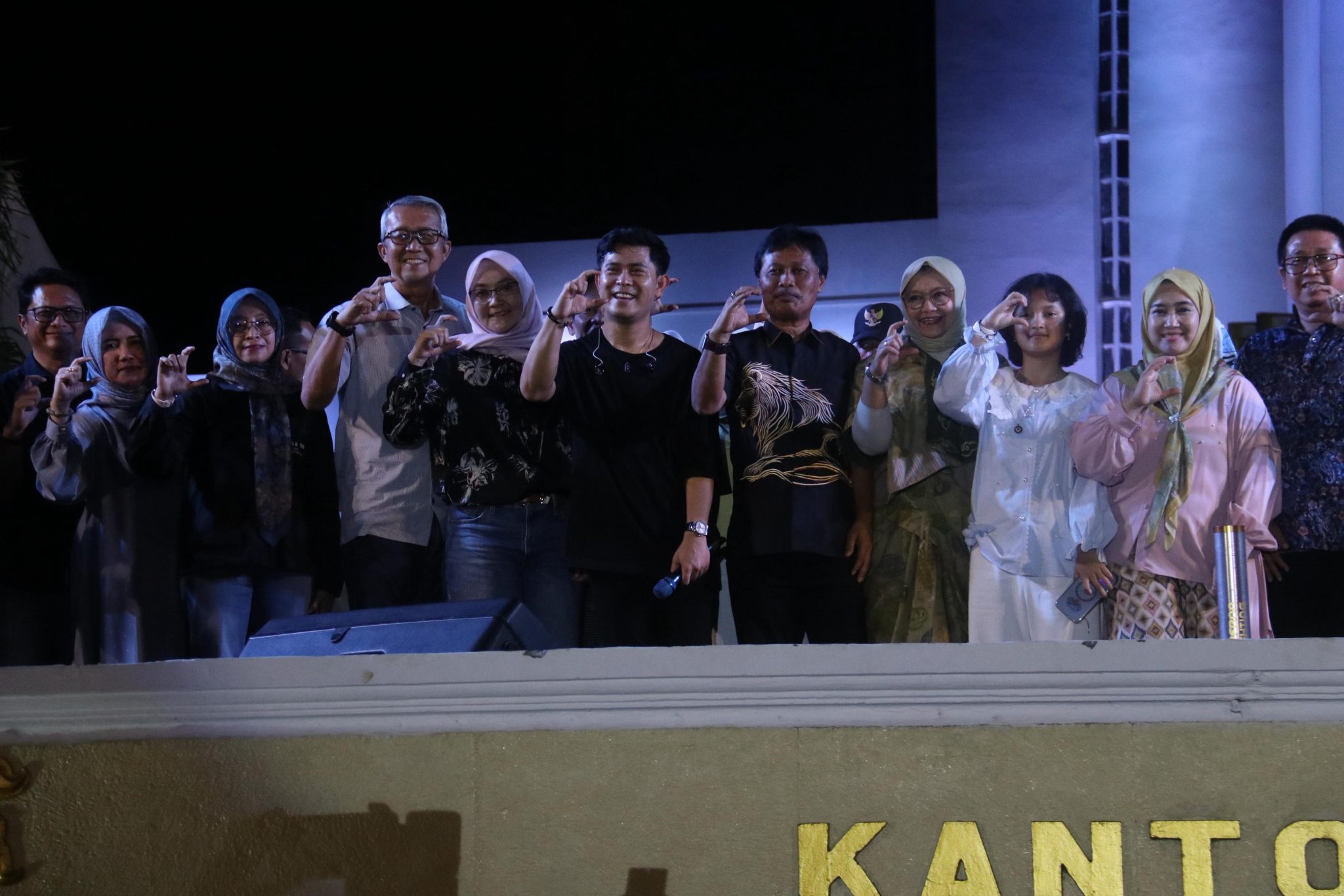 Harmoni Musik dalam Napas Sejarah, Cakra Khan Meriahkan Malam Puncak Hari Jadi Cirebon ke-598