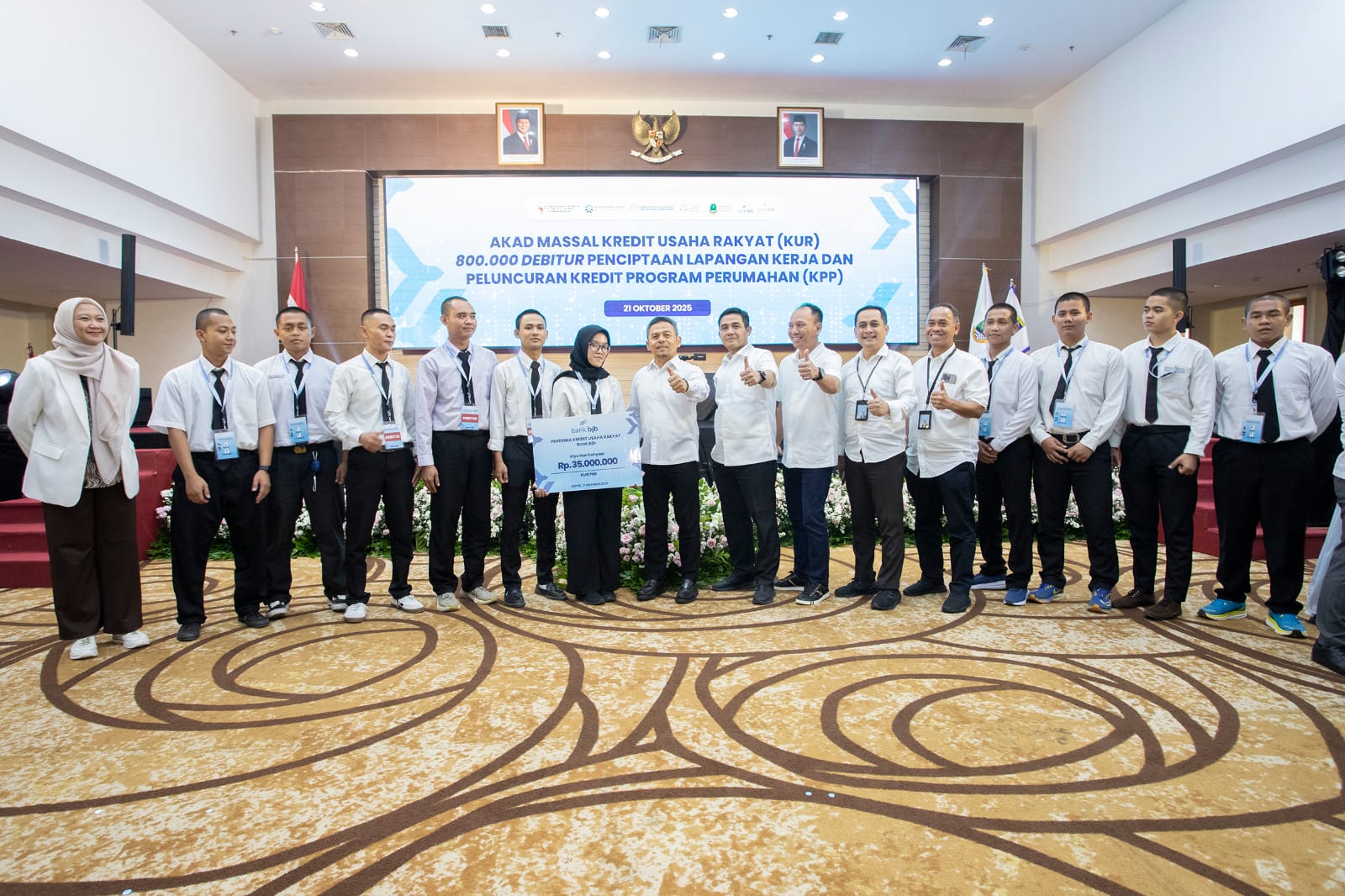 Dorong Akses Pembiayaan UMKM serta Kredit Perumahan bank bjb Jadi Tuan Rumah Akad Massal di Jawa Barat