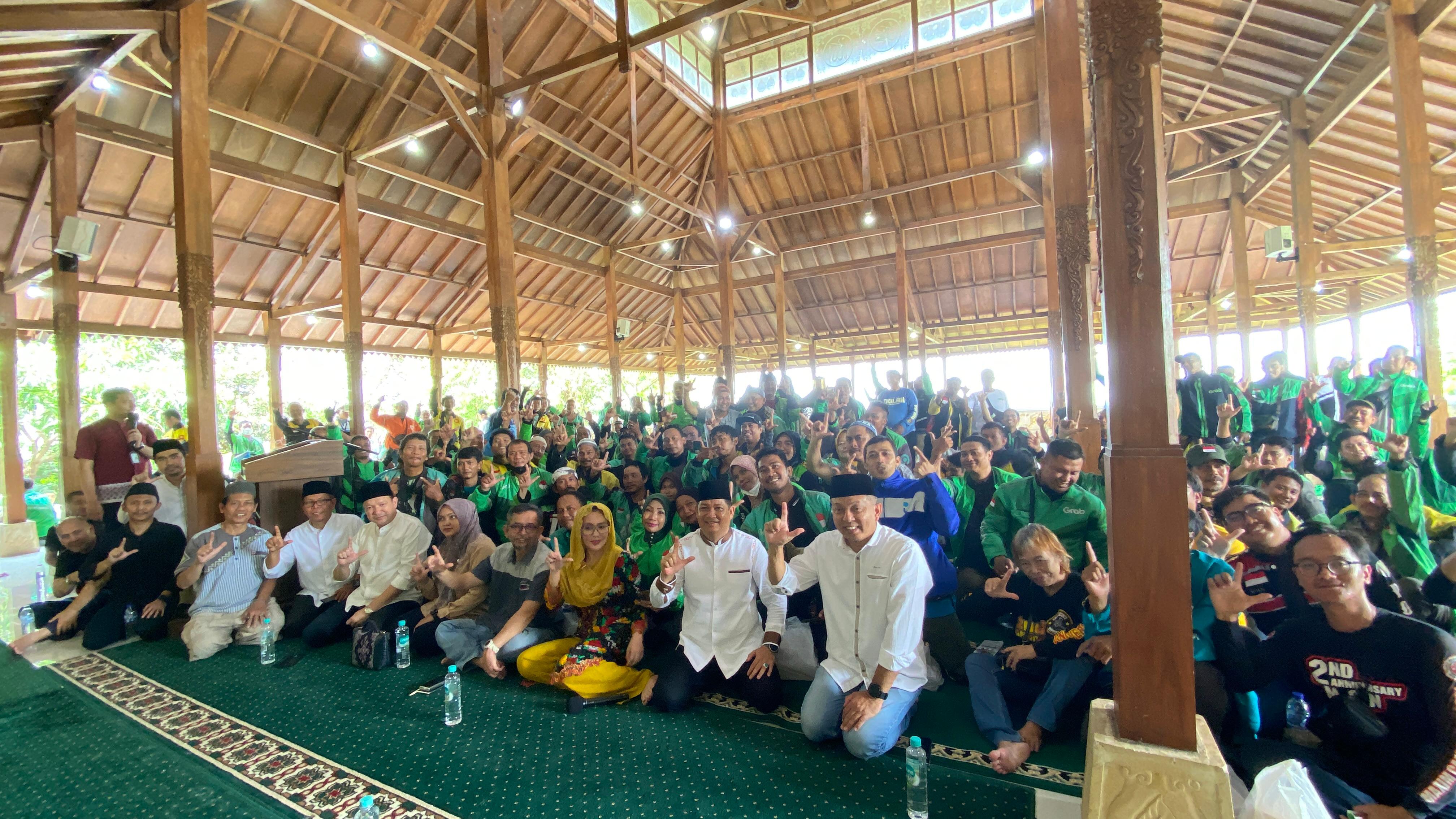 BPJS Ketenagakerjaan dan DPR RI Sosialisasi ke Pekerja Transportasi Online di Cirebon