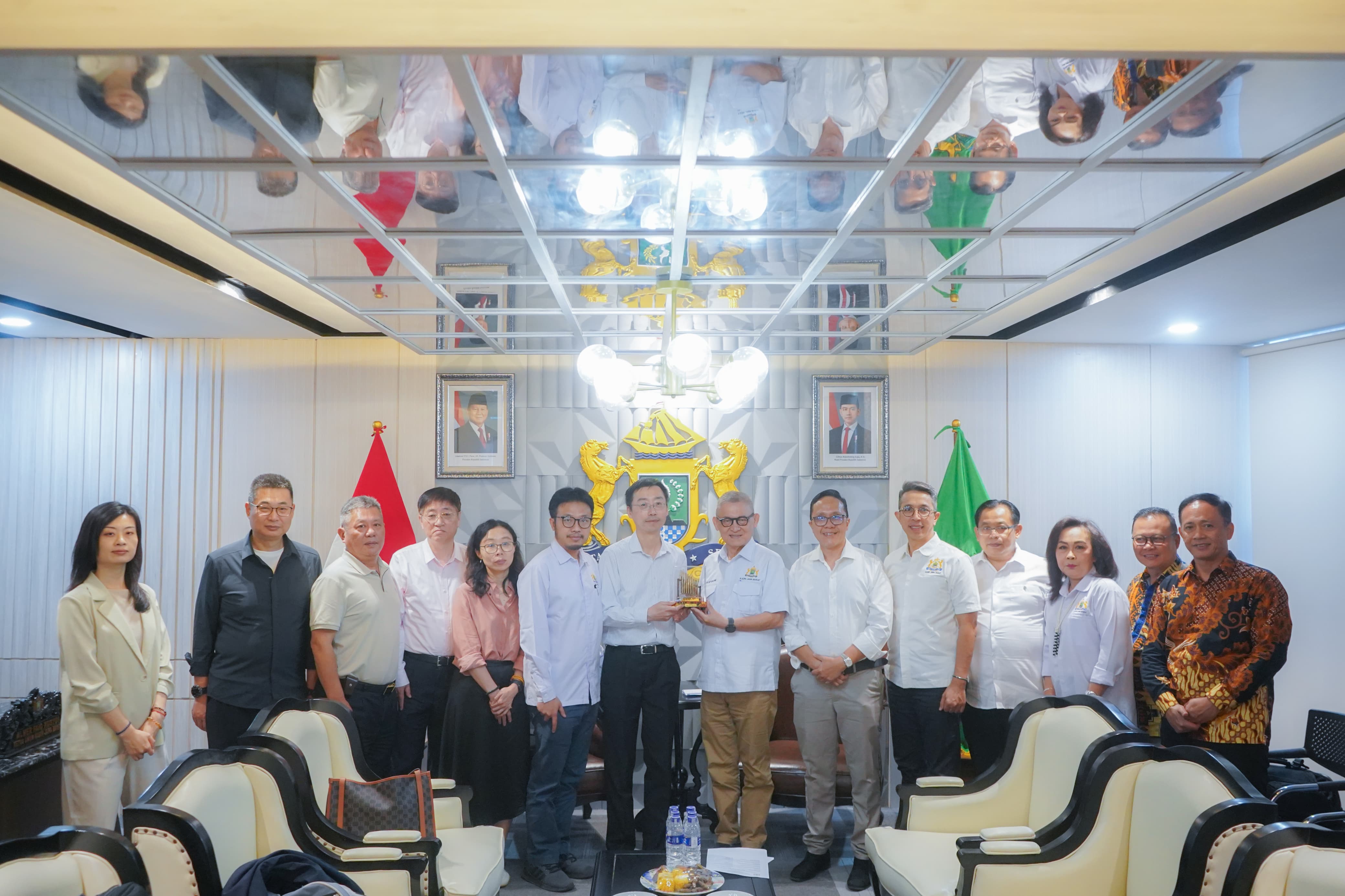 Kunjungan Kejasama ke KADIN Jawa Barat,   Almer Faiq Rusydi Sambut Positif Delegasi Pemerintah Distrik Huangpu Shanghai
