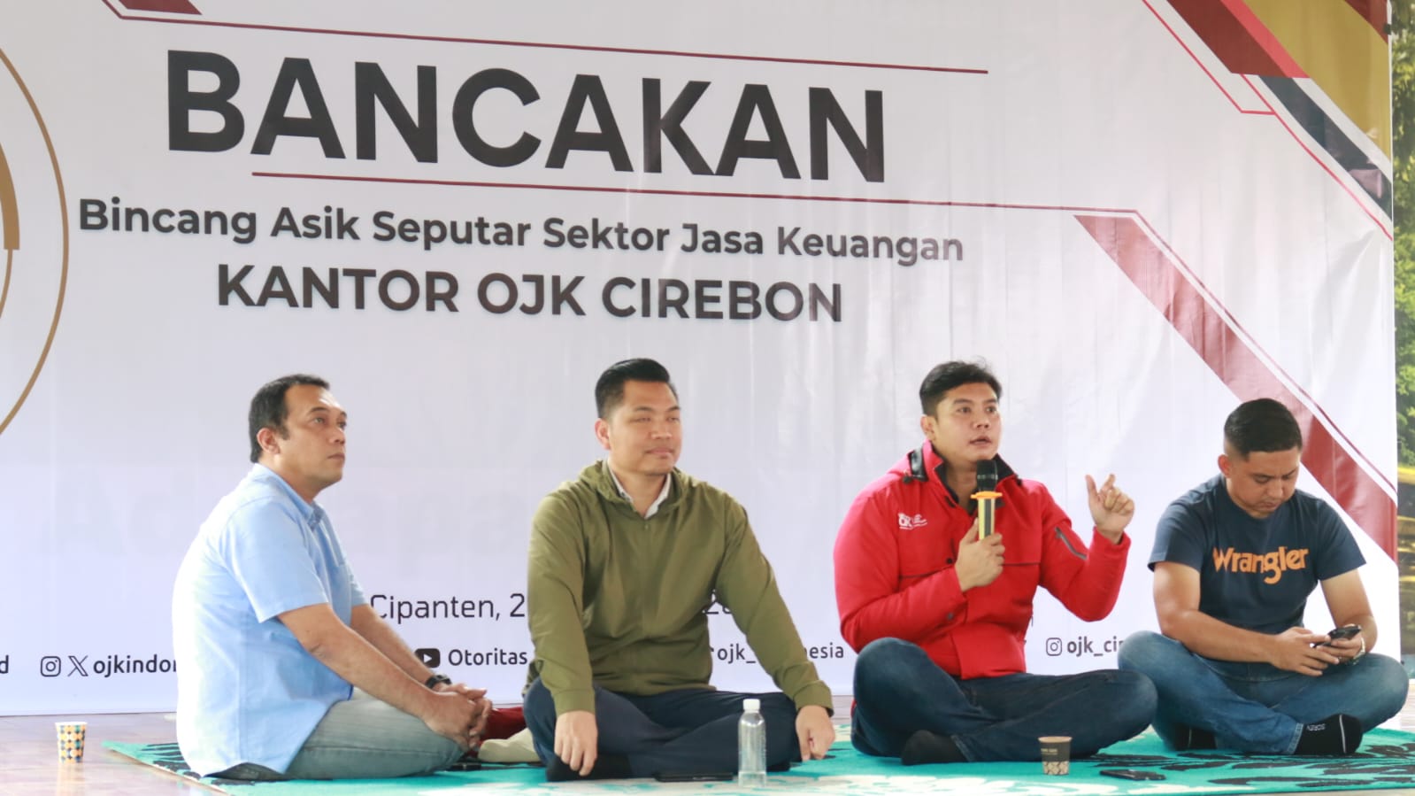 Kondisi Stabilitas Sektor Jasa Keuangan Ciayumajakuning Stabil, OJK Cirebon Kenalkan Desa Ekosistem Inklusif Gunung Kuning ke Sejumlah Jurnalis