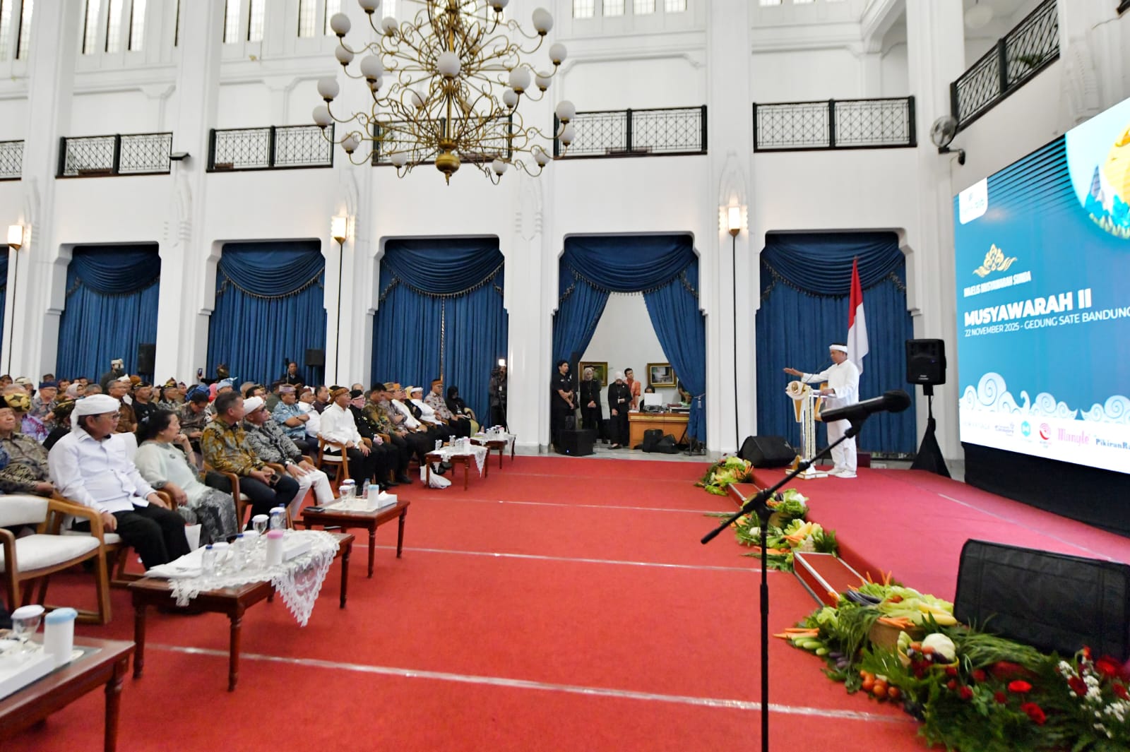 KDM Terima Manifesto dari Masyarakat Sunda untuk Perbaikan Jawa Barat