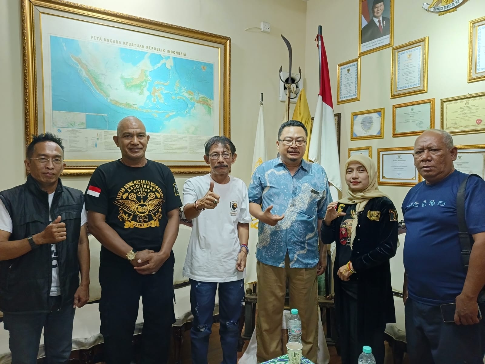 Peduli Antar Sesama, Kolaborasi Kemanusiaan : Laskar Macan Ali dan SMSI Kota Cirebon Siap Kirim Bantuan ke Korban Bencana Sumatera