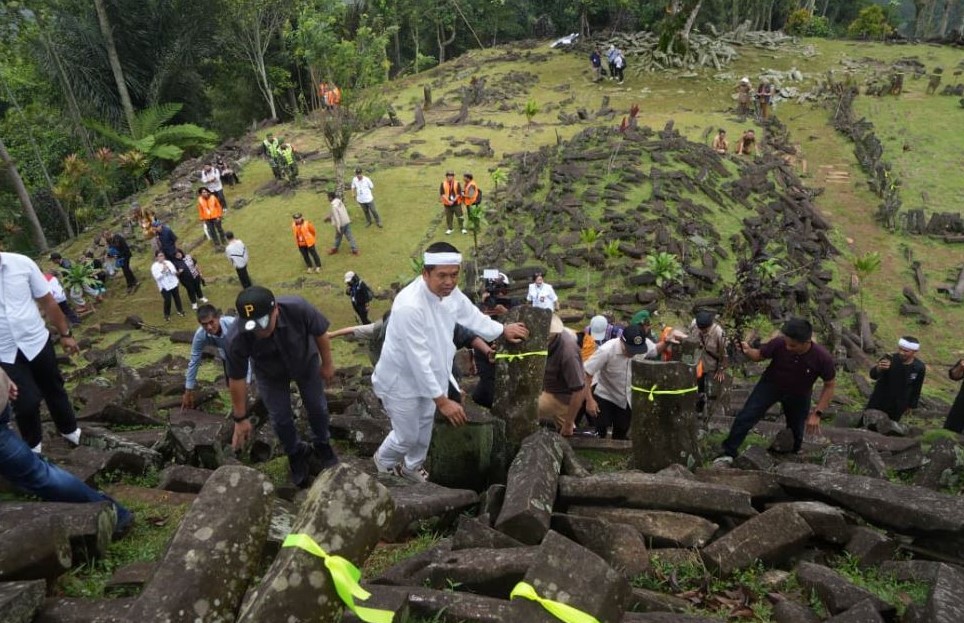 Komitmen Jabar Lestarikan Cagar Budaya, KDM Resmikan Rekonstruksi Situs Megalitikum Gunung Padang