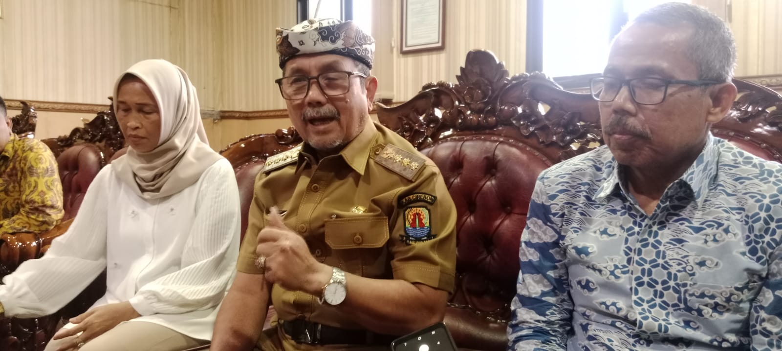 Bupati Cirebon Pastikan BCJ dan BKC Aman, Masyarakat Diminta Tak Panik Usai Pembekuan BPR Bank Cirebon Kota